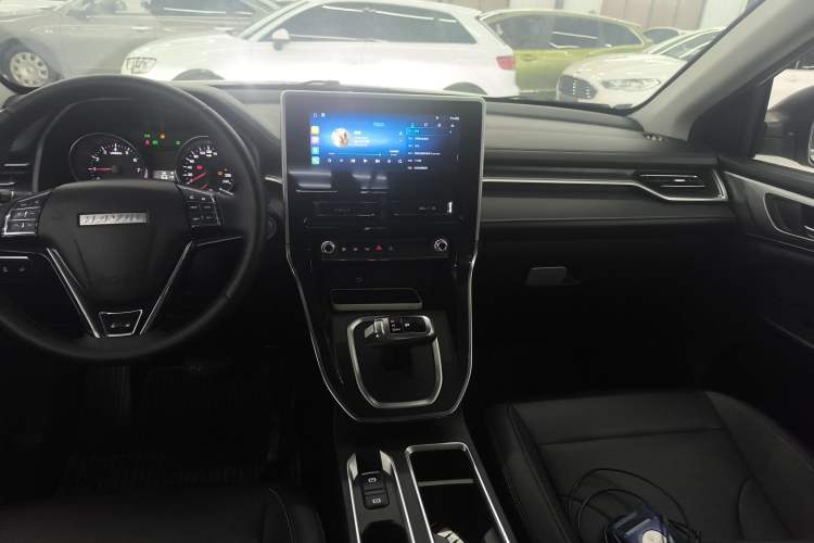 Used Haval M6 2021 PLUS 1.5T DCT Luxury Smart Connectivity Model Center Console