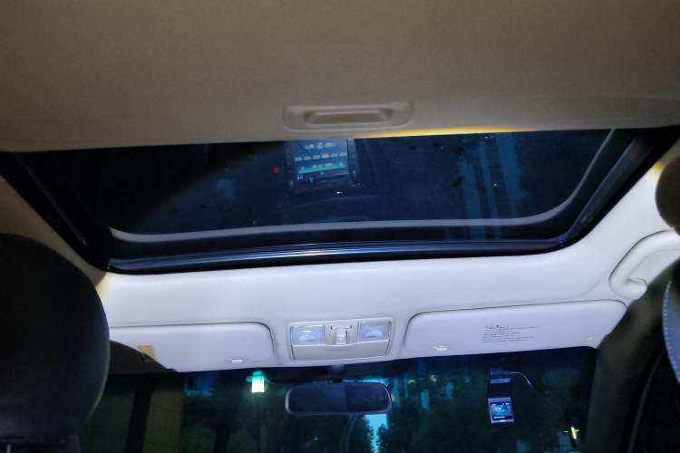 Used Kia K2 2012 Sedan 1.6L Automatic Transmission Premium Commemorative Edition Headliner