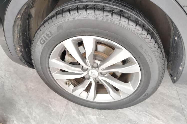 Used Geely Auto Emgrand X7 Sport 2016 2.0L Manual ZhiShang Version Exterior 4