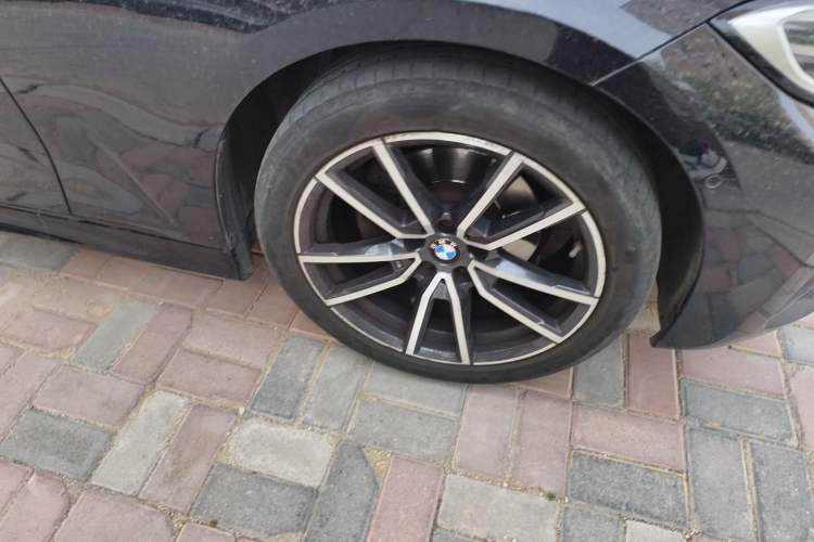 Used BMW 3 Series 2021 Second Facelift 325Li M Sport Package
