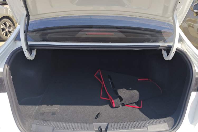 Used Roewe i5 2023 1.5L CVT Luxury Edition Trunk