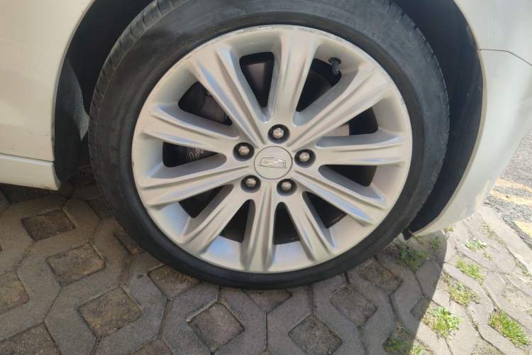 Used Cadillac ATS-L 2016 28T Fashion Edition Right Front Wheel Hub