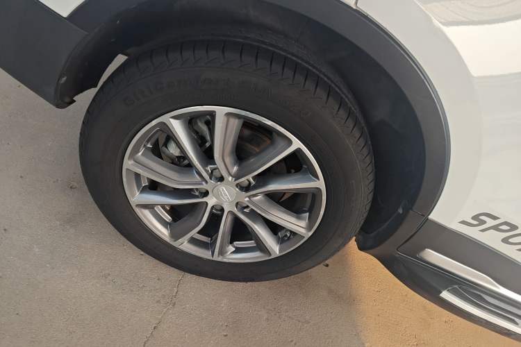 Used Geely Auto Emgrand X7 Sport 2018 1.8TD Automatic Two-Wheel Drive Smart Connect 4G Internet Edition