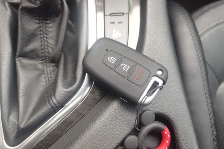 Used Kia K5 2012 2.0L Automatic DLX-2 Vehicle Key