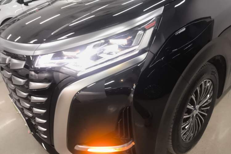 Used Denza D9 2024 DM-i 980 Four-Wheel Drive Prestige Model
