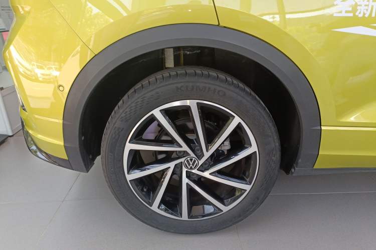 Used Volkswagen T-ROC 2023 300TSI DSG Two-Wheel Drive Starlight Edition