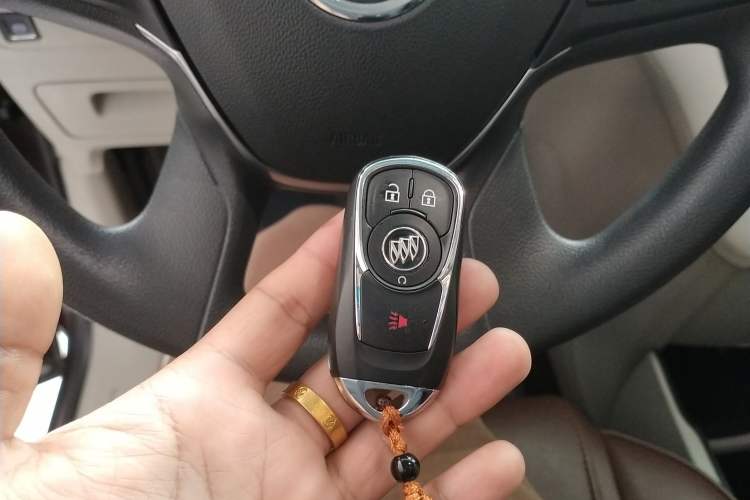 Used Buick GL8 2017 ES 28T Comfort Model China V Standard