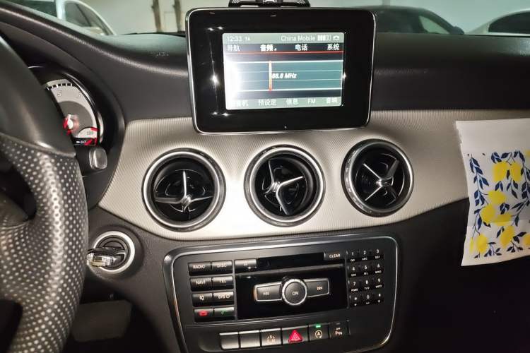 Used Mercedes-Benz GLA 2015 GLA 200 Sport Edition Audio And AC Panel