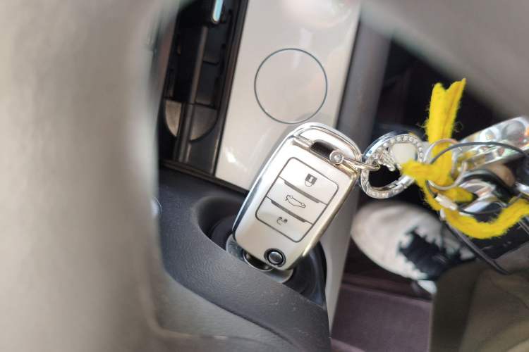 Used CHANGAN NEVO Lumin 2023 301km Honey Dew Edition Vehicle Key