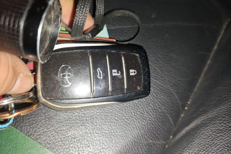 Used Toyota Prado 2014 4.0L Automatic TX-L NAVI
