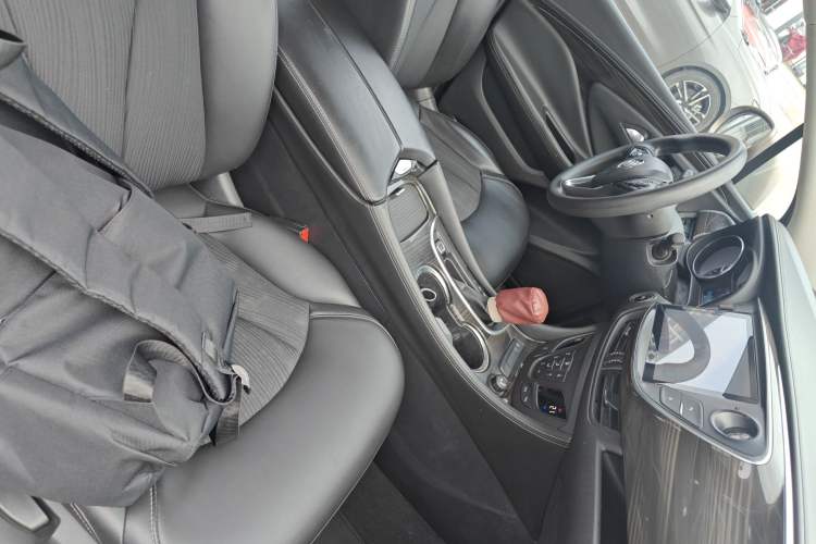 Used Buick Envision 2018 20T Two-Wheel-Drive Leading Model Right Front Seat