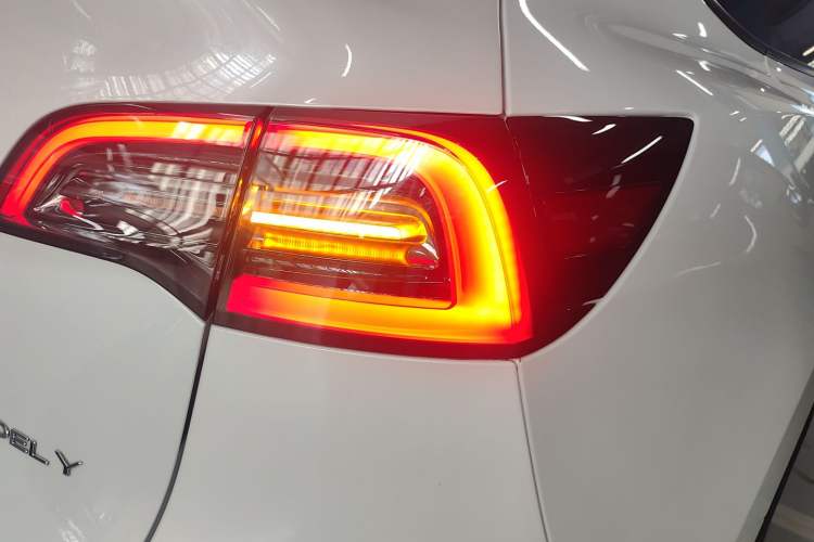 Used Tesla Model Y 2024 Long-Range All-Wheel-Drive Version
