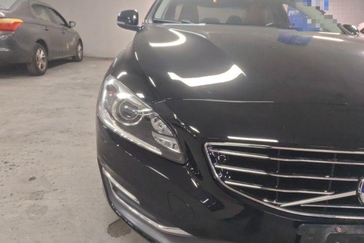 Used Volvo S60 2016 S60L T4 Zhiyuan Edition Right Front Headlight