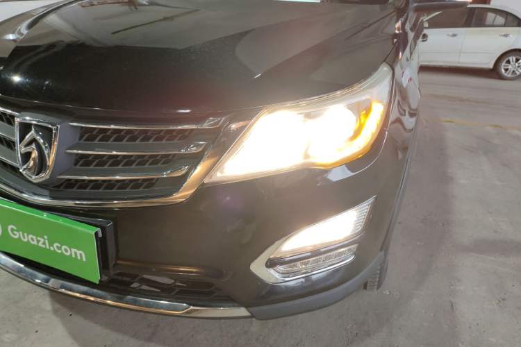 Used Baojun 560 2015 1.8L manual Comfort trim level
