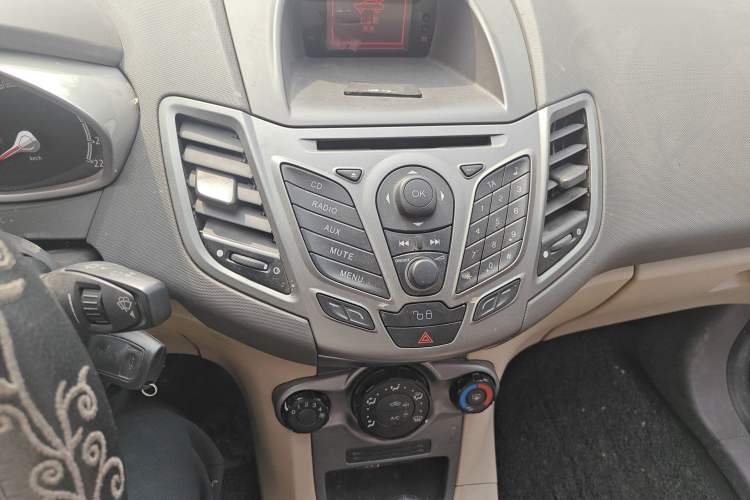 Used Ford Fiesta 2011 Hatchback 1.5L Automatic Fashion Edition
