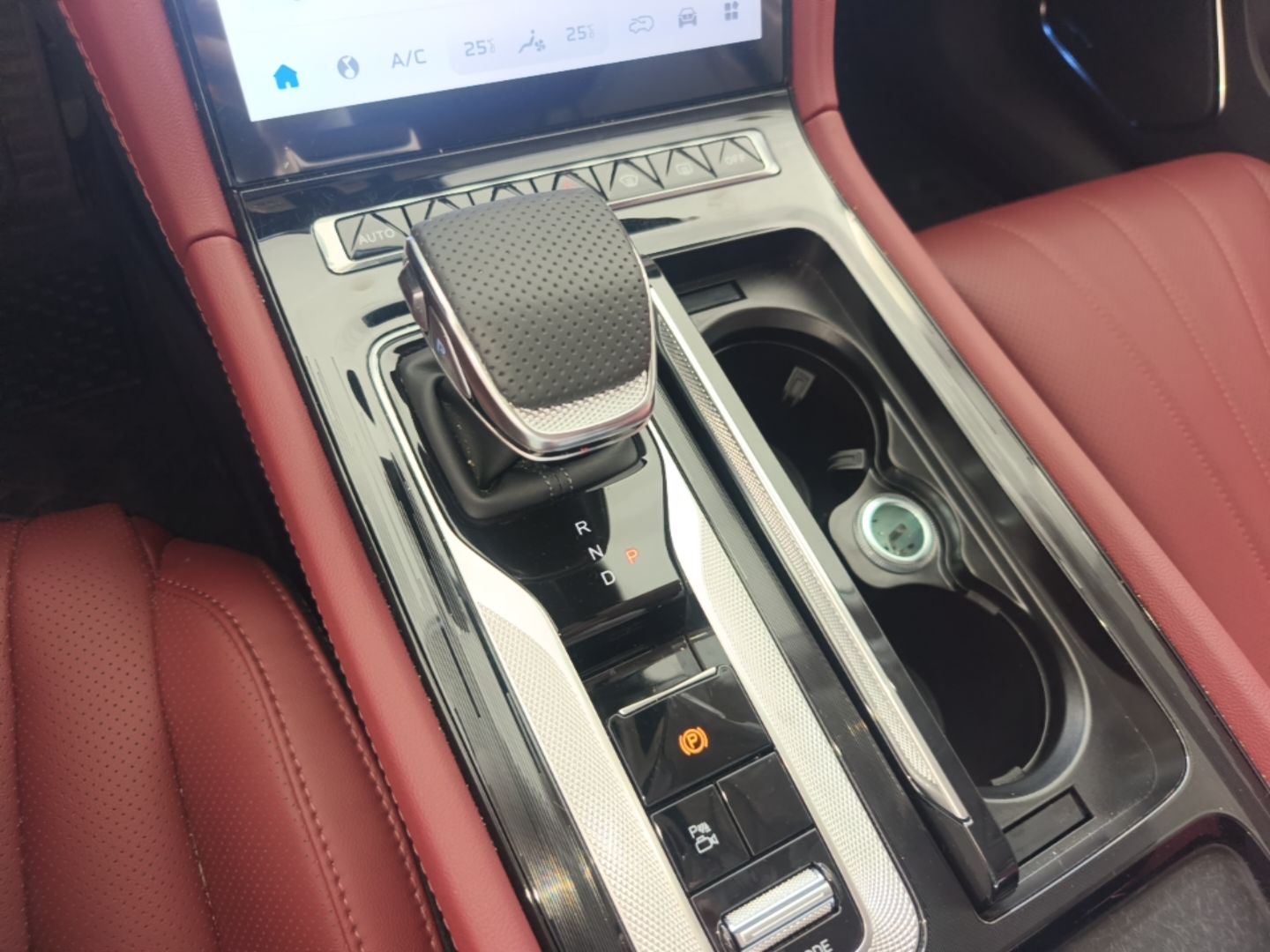Hongqi H5 PHEV 2025 130 Super Hybrid Version — снимка 16