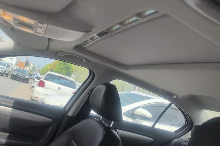 Used Volkswagen Lavida 2013 Restyled Classic 1.6L Manual Comfort Edition