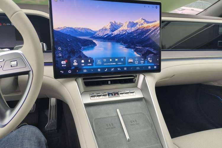 Used Denza Z9 2024 1100 km All-Wheel-Drive Ultra Version