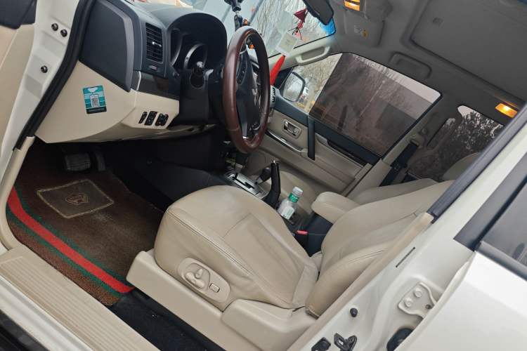 Used Mitsubishi Pajero 