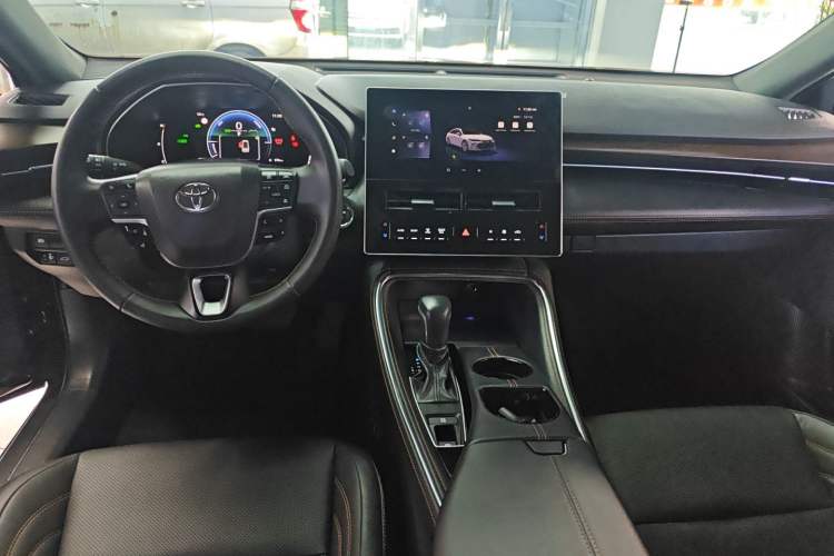 Used Toyota Avalon 2024 Dual-Motor 2.0L Premium Edition
