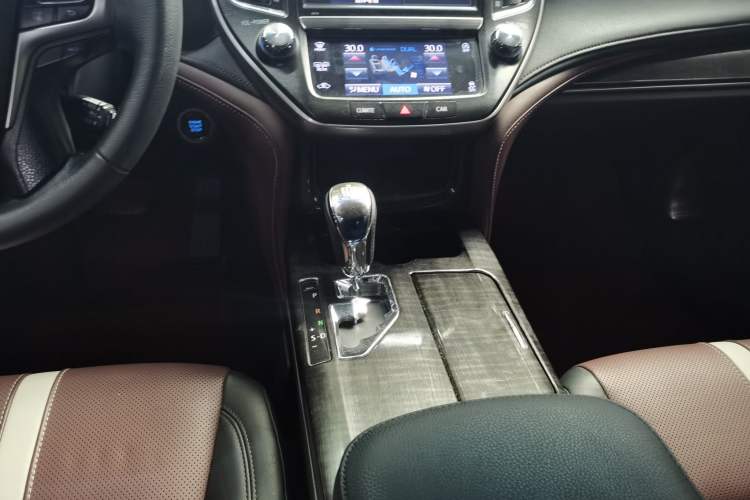 Used Toyota Crown 2017 2.0T Sport Edition
