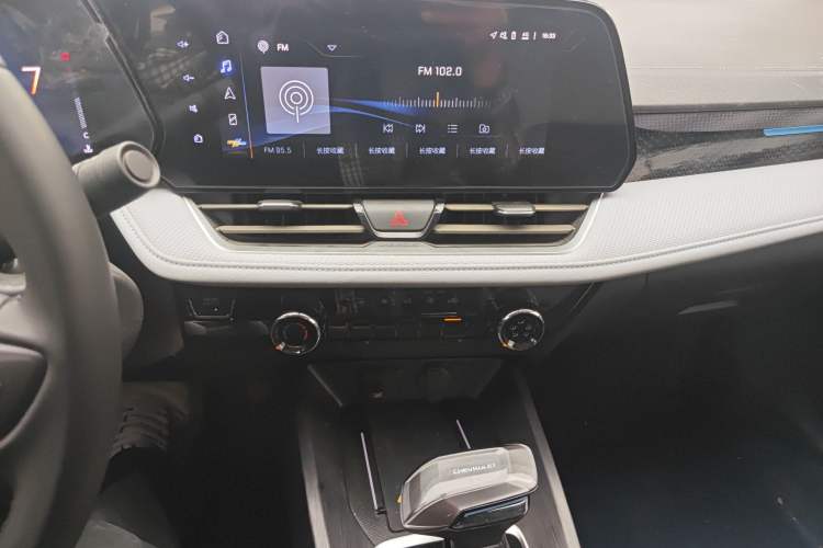 Used Chevrolet Monza 2024 1.5L Dual-Clutch Enjoyment Edition Audio And AC Panel