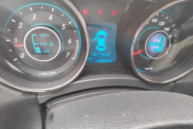 Used BAIC Senova D50 2014 1.5L manual comfort version Odometer Close Up