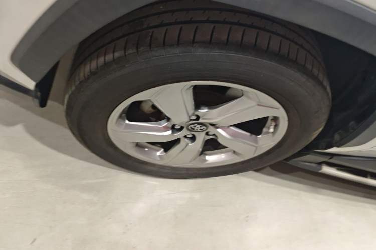 Used Toyota RAV4 2021 2.0L CVT Two-Wheel Drive Fashion Edition Left Front Wheel Hub