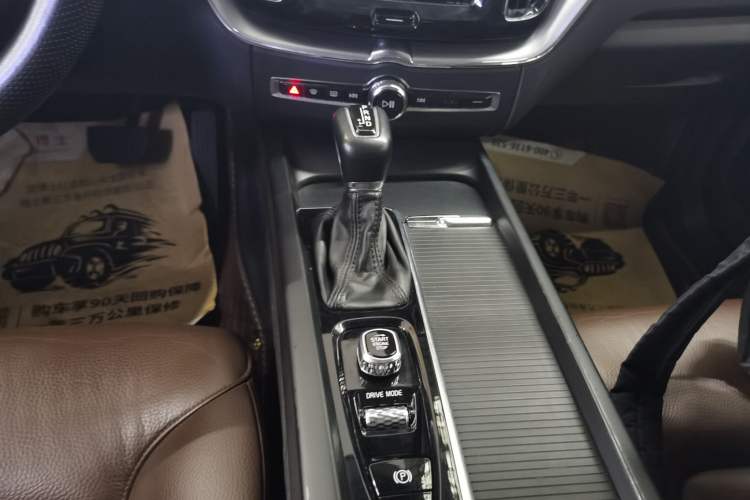 Used Volvo XC60 2020 T5 4x4 Zhiyi Luxury Edition