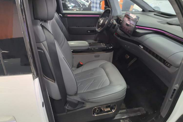 Used Zeekr MIX 2025 Intelligent Driving Version
