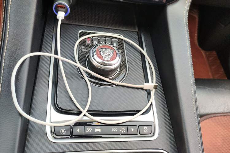 Used Jaguar F-PACE 2018 2.0T Four-Wheel Drive Urban Luxury Edition
