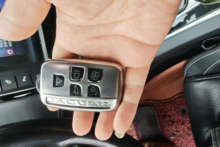 Used Jaguar XE 2017 2.0T 200 PS R-Sport