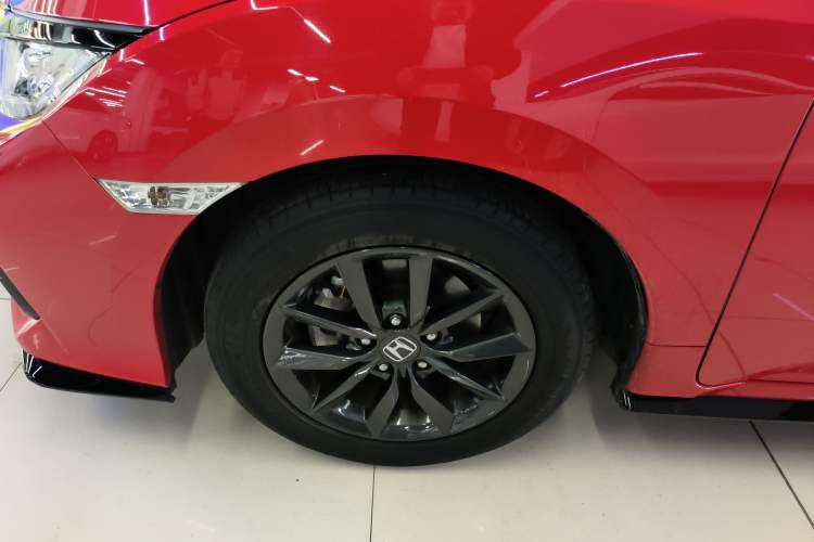 Used Honda Civic 2021 HATCHBACK 220TURBO CVT New Trendsetter Left Front Wheel Hub