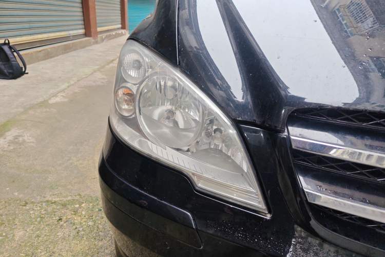 Used Mercedes-Benz Vito 2011 2.5L 7-seater executive version Right Front Headlight