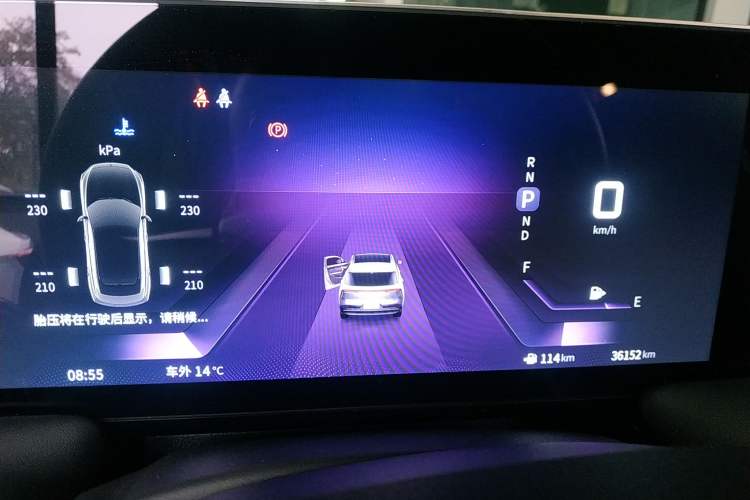 Used Venucia V 2022 260T Black Horse Edition · Idol