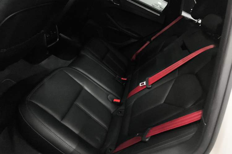 Used Porsche Macan 2017 Macan 2.0T Left Rear Seat