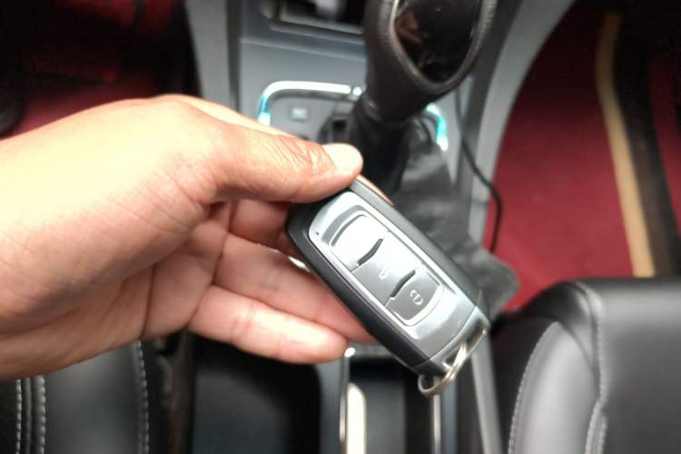 Used Geely Auto Emgrand 2016 Sedan 1.5L CVT Upward Version Vehicle Key