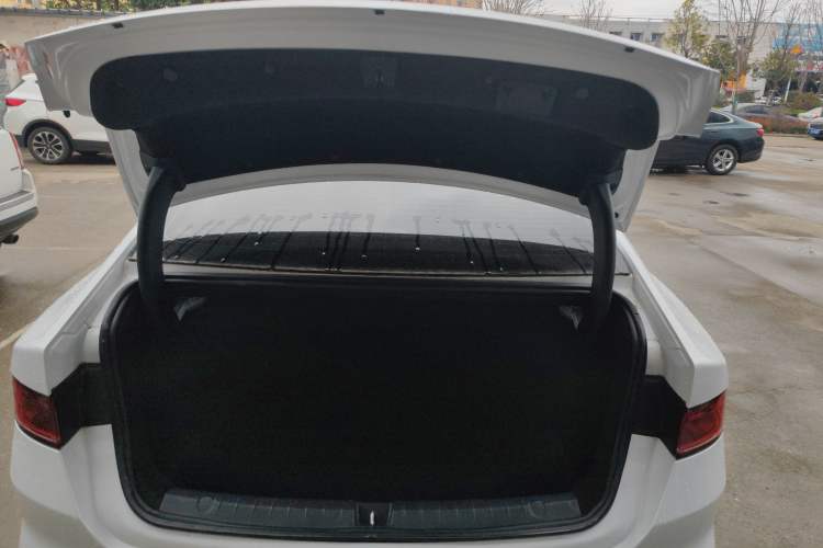 Used BYD Qin PLUS 2024 HONOR Edition DM-i 55KM Leading Model
