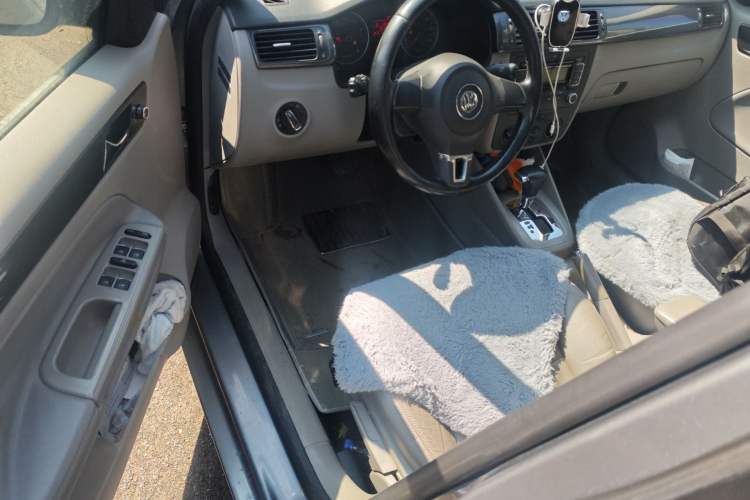 Used Volkswagen Bora 2012 1.6L Automatic Comfort Edition Driver Seat