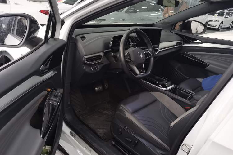 Used Volkswagen ID.4 CROZZ 2022 Long-Range Lite PRO Edition Driver Seat