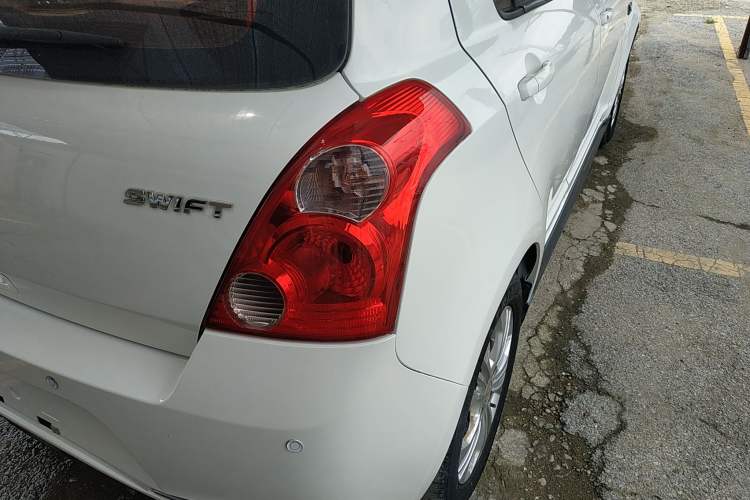 Used Suzuki Swift 2016 1.5L Manual Fashion Model