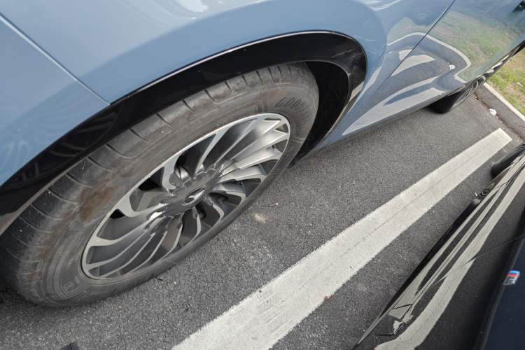 Used VOYAH FREE 2021 Four-Wheel Drive Standard Range-Extended Exclusive Luxury Package Exterior 2