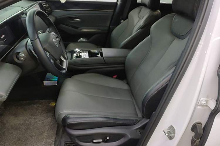 Used BYD Qin L 2025 DM-i Smart Drive 120KM Superior Model
