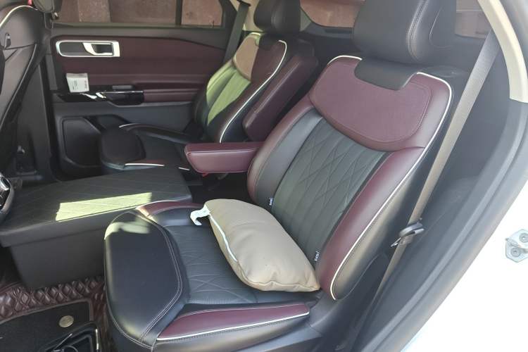 Used Ford Explorer 2023 EcoBoost 285 Four-Wheel Drive Titanium Edition 6 Seats
