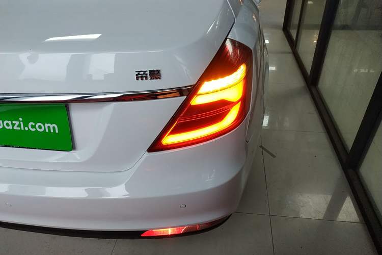 Used Geely Auto Emgrand 2017 Sedan Million Edition 1.5L Manual Luxury Model Right Rear Taillight