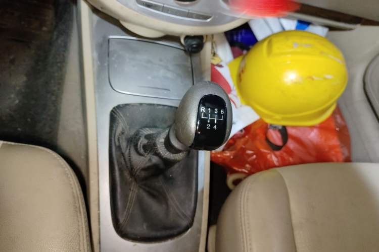 Used Buick Excelle 2015 1.5L Manual Classic Trim Gear Lever