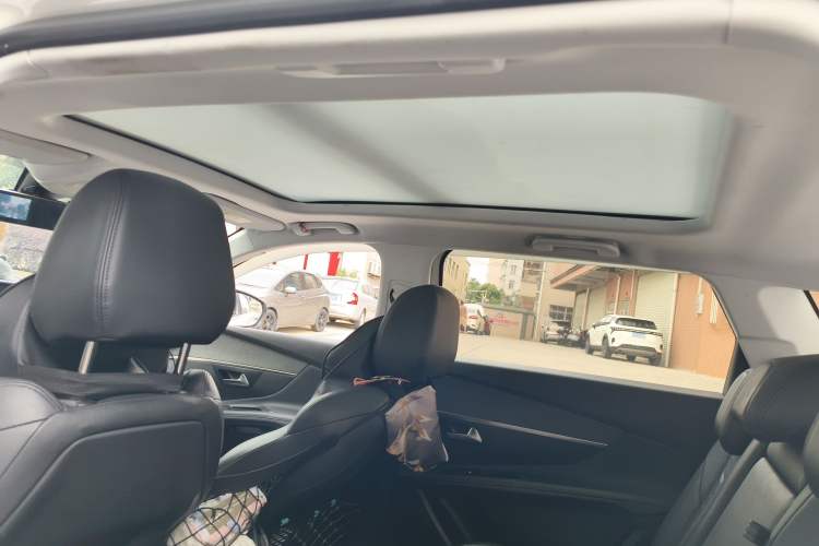 Used Peugeot 5008 2017 380THP 7-Seater Luxury Edition Headliner