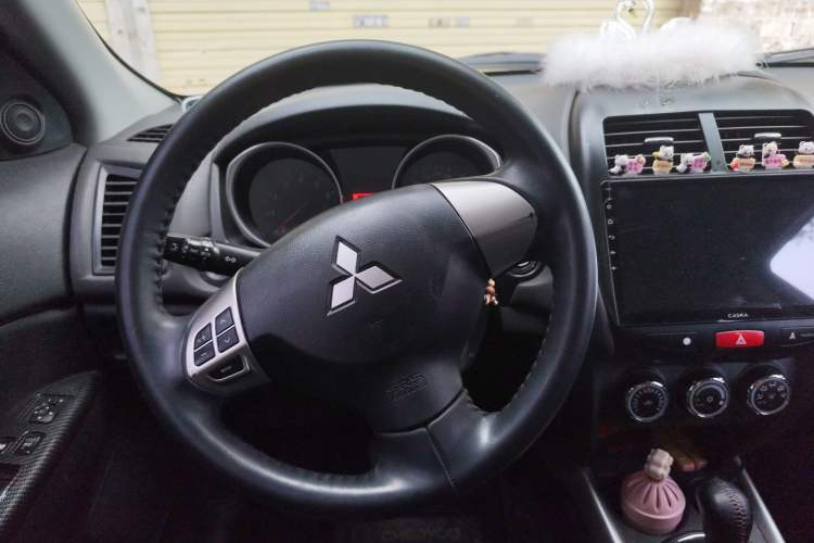 Used Mitsubishi ASX 2013 2.0L CVT Two-Wheel Drive Tech Edition Steering Wheel