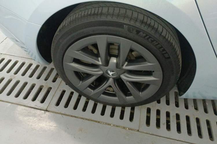 Used Tesla Model 3 2020 Standard Range Rear-Wheel Drive Upgraded Version Right Rear Wheel Hub