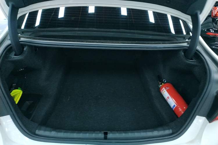 Used BMW 5 Series 2018 Restyled 530Li Leading Edition M Sport Package
